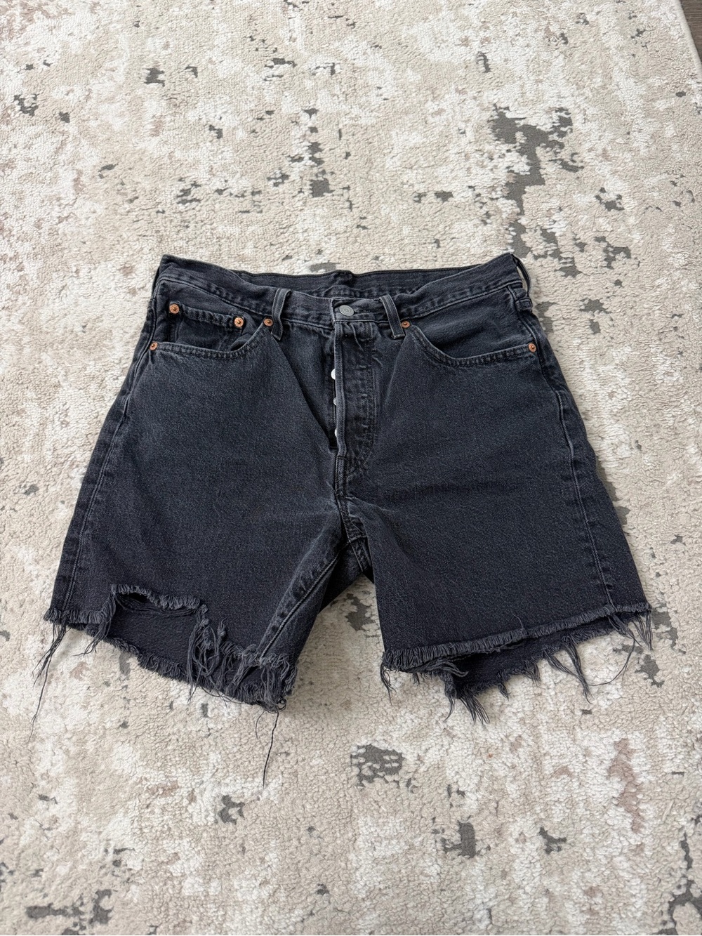 Levi’s 501® Original High Rise Mid-Thigh Women's Shorts Size 30